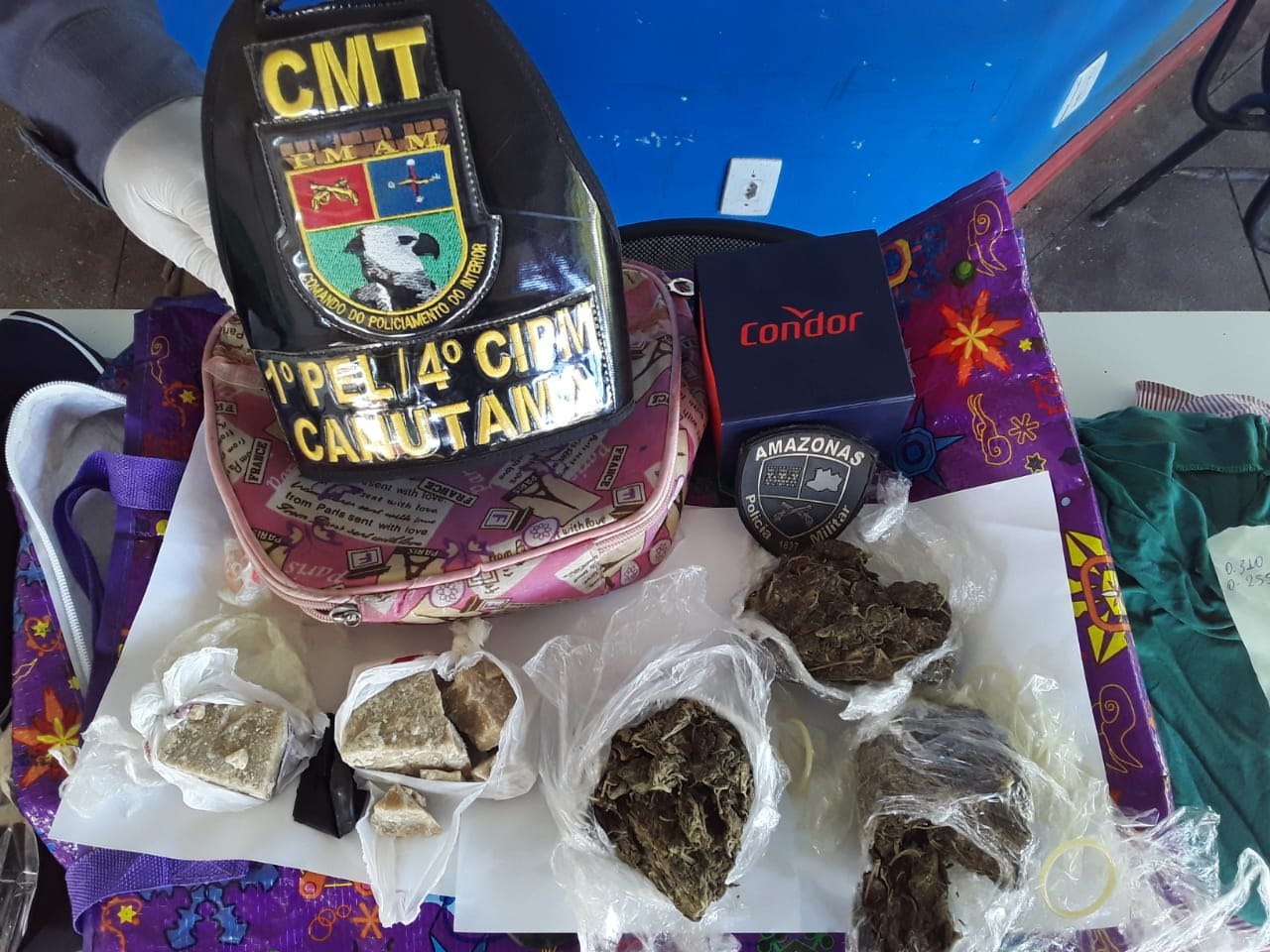 Polícia apreende drogas em casa flutuante no Amazonas 