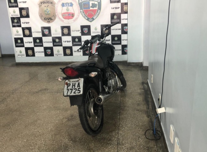 Assaltante é baleado por justiceiro e pede socorro em local inusitado em Manaus