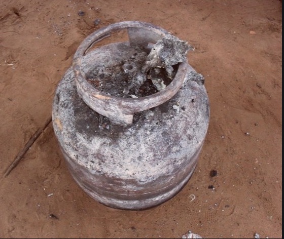 Quitinete é consumido por chamas após botija de gás explodir em Manaus 