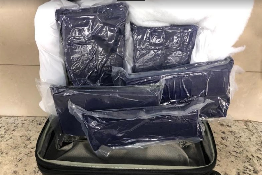 Dupla é presa tentando embarcar com drogas no aeroporto de Manaus 