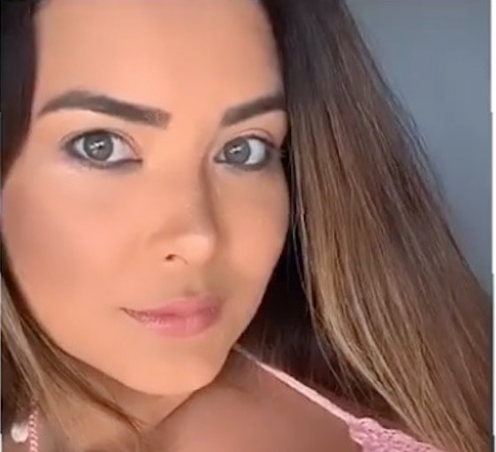Geisy Arruda abaixa fio dental minúsculo e mostra ‘preciosa’ em grupo proibidão