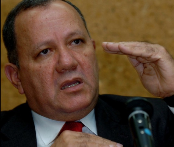 Ex-ministro Silas Rondeau, alvo da PF, foi presidente da Manaus Energia