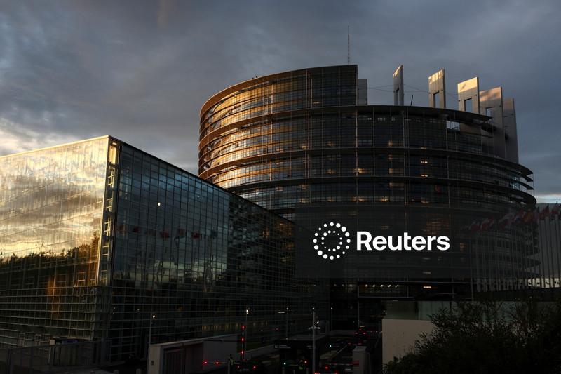 Parlamentares da UE adiam votação sobre acordo comercial com os EUA após incertezas sobre tarifas