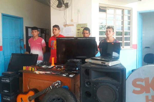 Assaltantes são presos no Careiro Castanho 