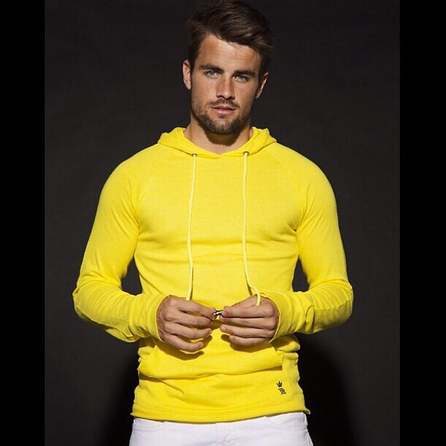 BBB 15: Rafael faz sucesso na web e promete ser o galã da temporada