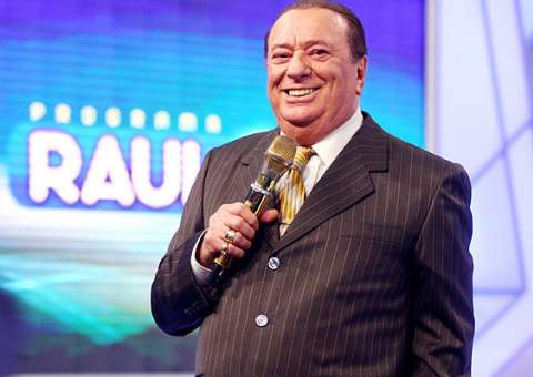 Raul Gil chora após Belo cancelar gravação: "Duvido fazer isso com o Faustão"