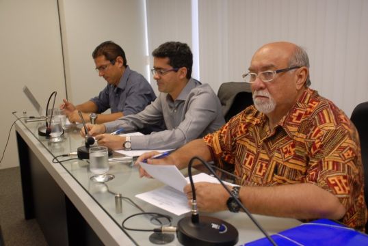 CCJR analisa 37 projetos de lei em uma sessão