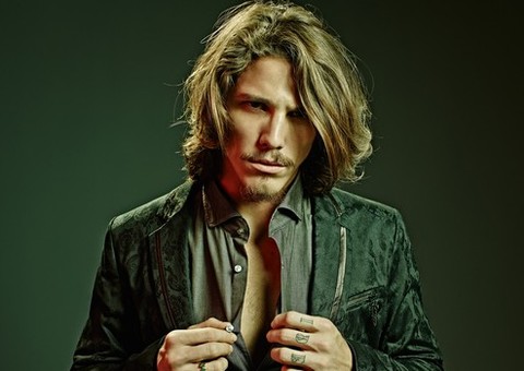  Rômulo Neto posa para a revista "Top Magazine" e fala sobre casamento com Cléo Pires