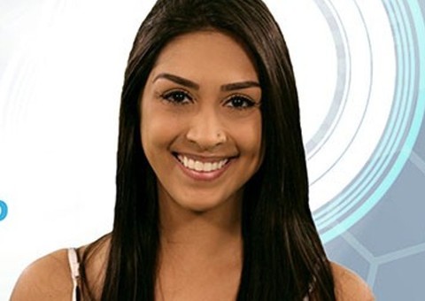 Participante do BBB 15 já posou seminua e ‘de graça’ 