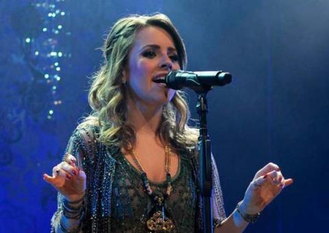 Sandy libera novo álbum para audição, ouça