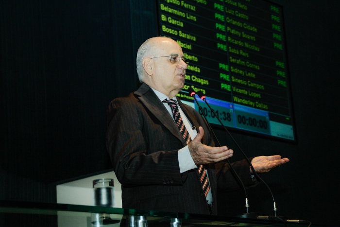 Decisão judicial pode despejar 700 famílias em Barcelos, diz Serafim