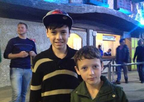 Vídeo de narrador mirim faz sucesso com a expressão: Taca-le pau nesse carrinho, Marcos!