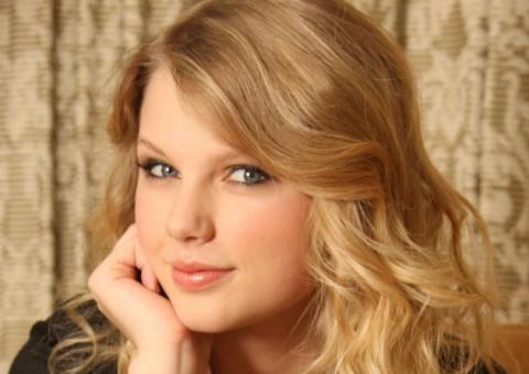 Taylor Swift cancela show, embolsa a grana e é processada