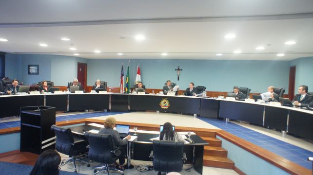 Tribunal de Contas julga 32 processos nesta quarta-feira