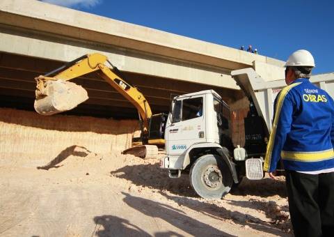 Prefeito vai entregar novas vias para desafogar o trânsito