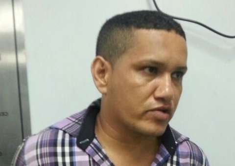 Traficante é preso quando se divertia em forró