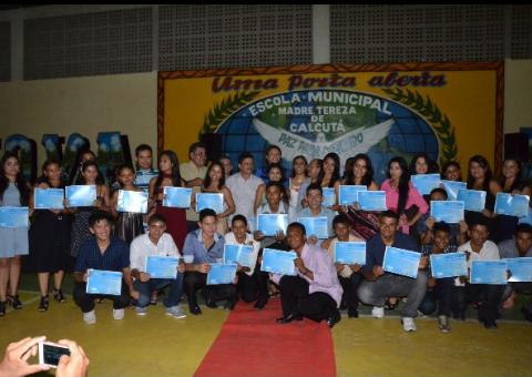 Prefeitura forma primeira turma do curso de qualificação profissional