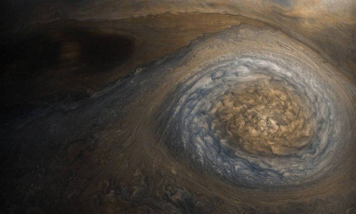 Novas imagens mostram imensa tempestade no norte de Júpiter 