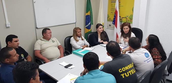 Candidatos devem fazer a entrega da documentação exigida - Foto: Divulgação/Semcom