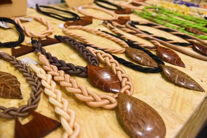 A arte com uso da diversidade amazônica fez sucesso na fesPIM, garantem artesãos