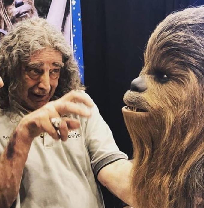 Morre Peter Mayhew, intérprete do Chewbacca em 'Star Wars