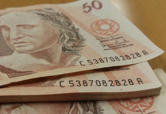 Bancos podem cobrar 0,25% sobre limite do cheque especial - Foto: Daniel Isaia/Agência Brasil