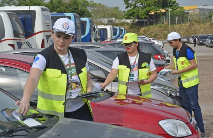 Técnicos do IMMU deram orientação sobre as mudanças no trânsito na Bola da Samsung