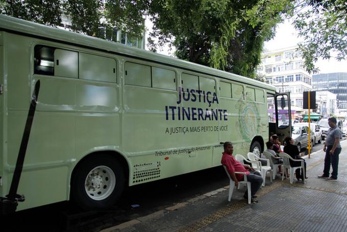 nibus do Programa Justiça Itinerante, do Tribunal de Justiça do Amazonas (Tjam), vai participar da Praça do Consumidor - Divulgação/TJAM