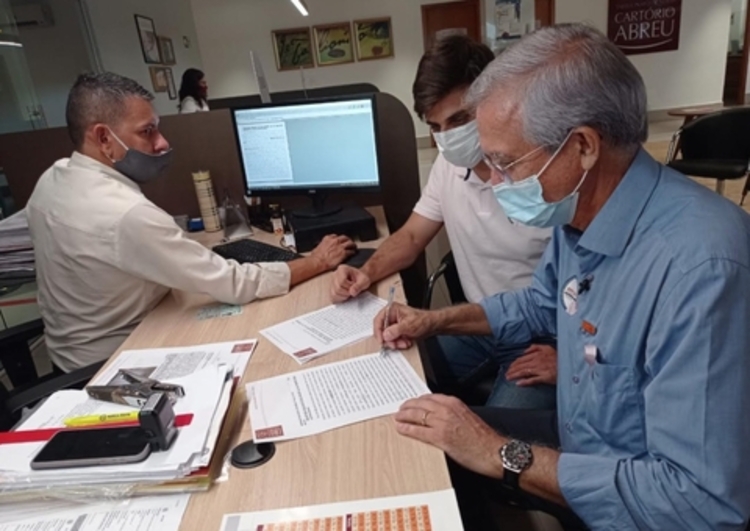 Romero também se comprometeu a não contratar serviços de empresas ligadas à família na prefeitura. Foto: Divulgação