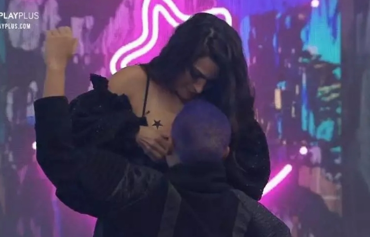 Casal no jogo, peões protagonizam momento quente, mas internautas não 