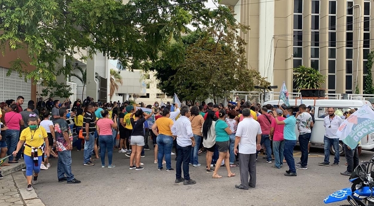 Manifestantes afirmam que houve fraude na contagem e compra de votos. Foto: Divulgação