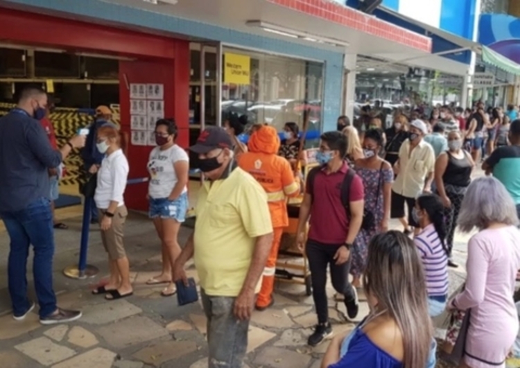 População no Centro de Manaus - Foto: Portal do Holanda