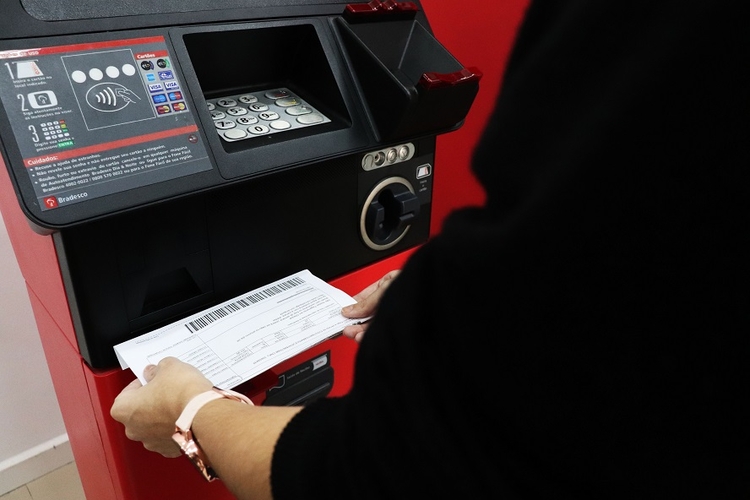 Nova rotina reduz para um código de barra licenciamento anual de carro - Foto: Divulgação/Detran-AM