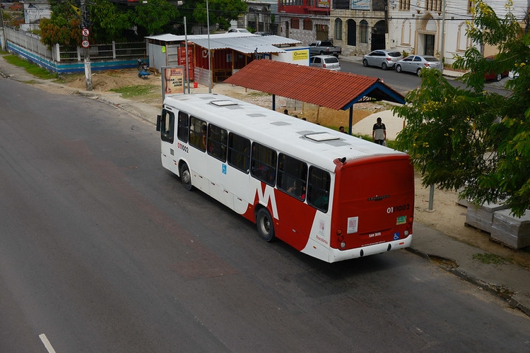 Rotas alternativas desviam usuários da Max Teixeira - Foto: Alex Pazuello/Semcom