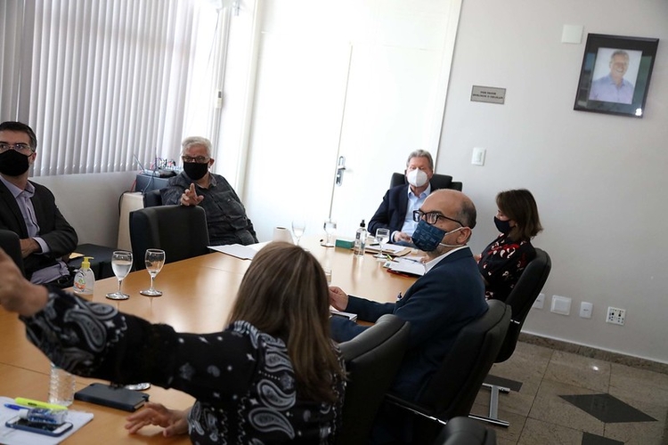 Arthur Neto reuniu com cônsul honorário da França em Manaus, Dominique Chevé - Foto: Mário Oliveira/Semcom