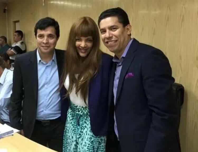 Misael, Flordelis e Anderson posam juntos -Foto: Reprodução/Rede social