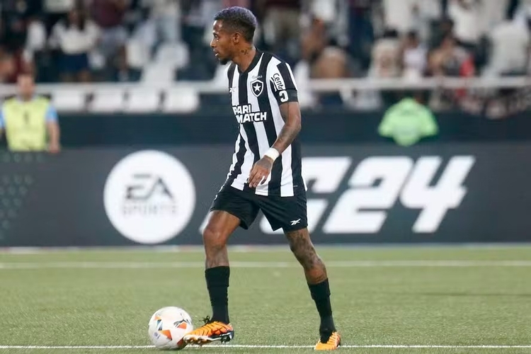 Tchê Tchê, do Botafogo, foi internado com dores no abdômen. Foto: Vítor Silva/ Botafogo