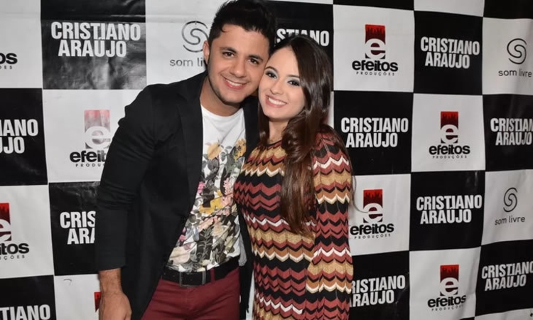 Foto: Cristiano Araújo estava acompanhado da namorada, Allana Moraes, de 19  anos, que morreu na hora, após sofrerem acidente de carro em rodovia de  Goiás - Purepeople