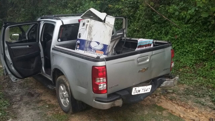 Carro foi roubado e em seguida utilizado para outro crime. Foto: Divulgação/Polícia Militar