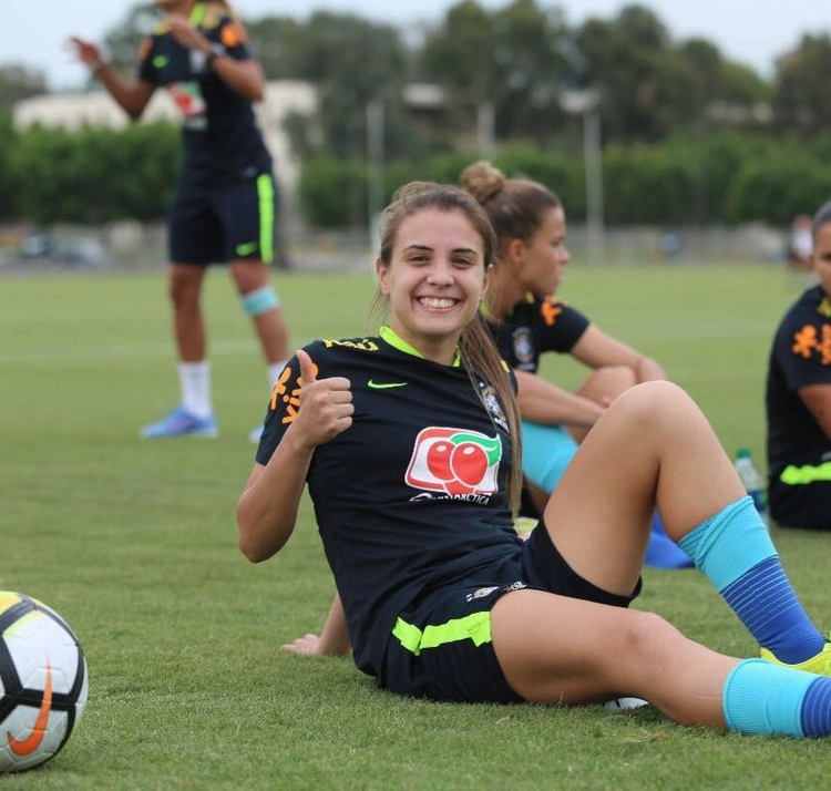 Djenifer Becker será uma das homenageadas pelo índice no futebol feminino Foto: Reprodução