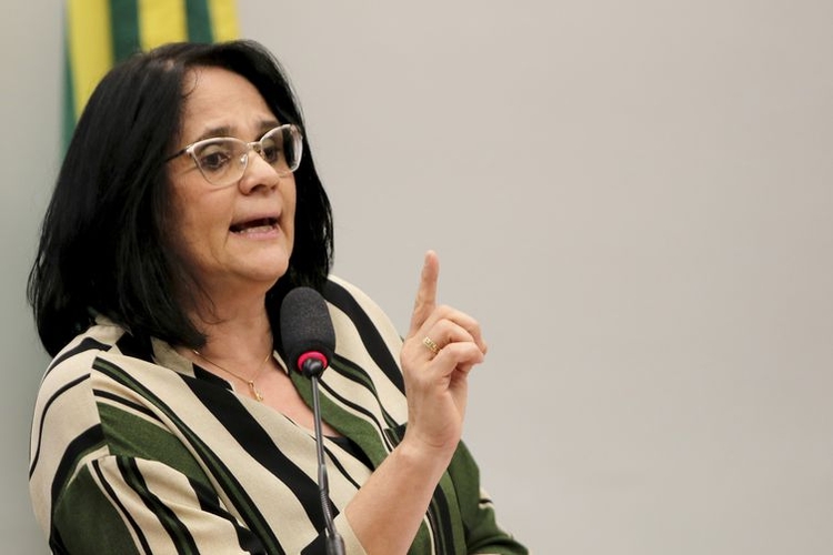 Ministra da Mulher, Família e Direitos Humanos, Damares Alves, diz que o tema criança deve estar o tempo todo na pauta - Arquivo/Agência Brasil