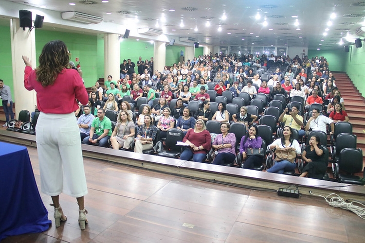 Tema abordado na jornada é a referência curricular dos técnicos de pedagogia - Foto: Eliton Santos/Semed 