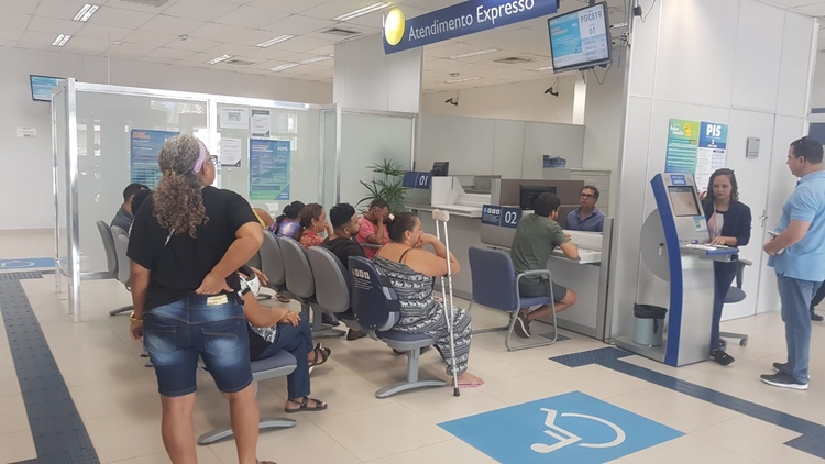 As agências já atendiam normalmente por voltas das 13h - Foto: Pedro Braga Jr/Portal do Holanda