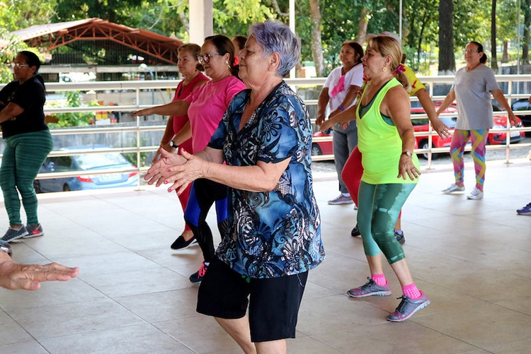 Além de ginástica, há cursos de língua e de artesanato entre os oferecidos - Foto: Divulgação/Manaus Previdência