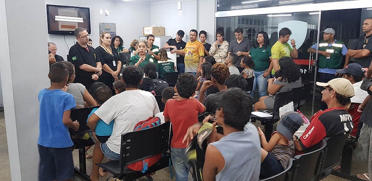 Operação encaminhou uma criança e um adolescente ao acolhimento do município - Foto: Divulgação/Semcom