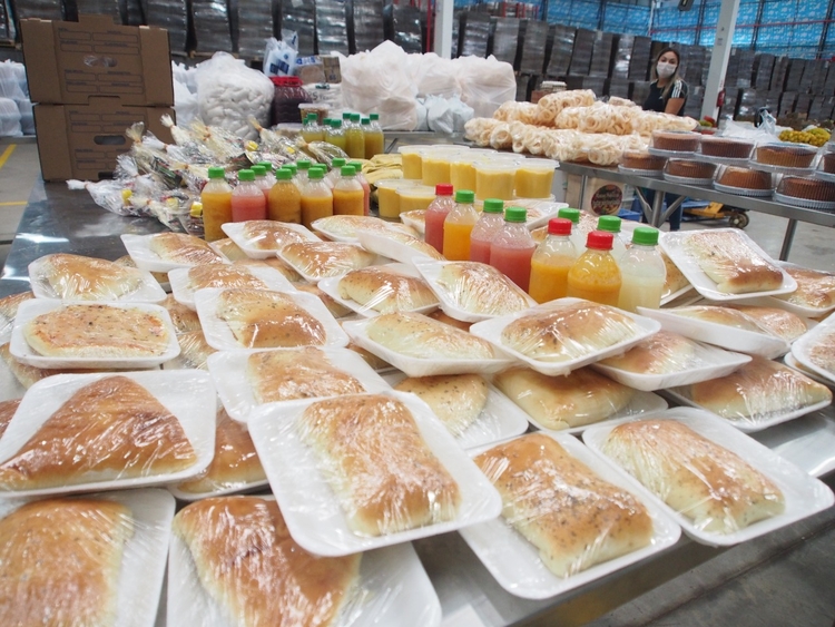 Alimentos foram destinados aos abrigos de moradores de rua - Foto: Ruth Jucá/Secom AM