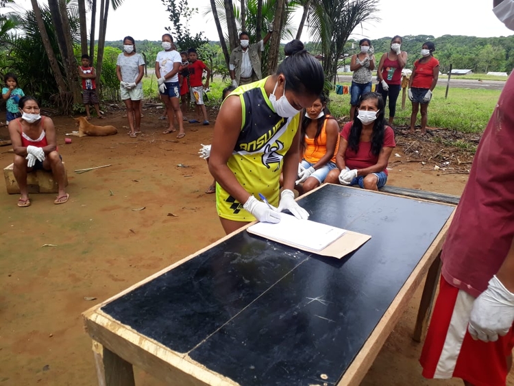 Comunidades também receberam produtos contra covid-19 - Foto: Divulgação/Secom