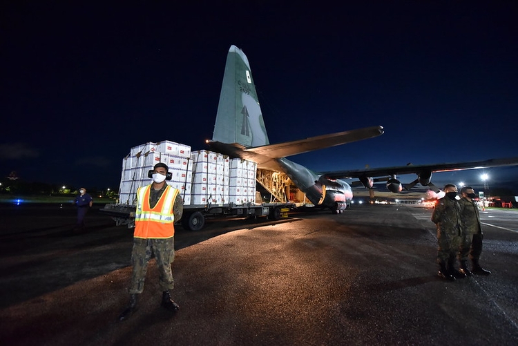 Um total de 40.072 doses do imunizante da marca Coronavac foram destinadas a Manaus na primeira remessa. Foto: Semcom