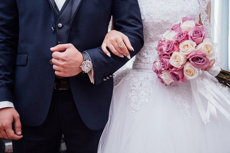 Foto: Pixabay / O primeiro passo a ser dado pelo casal que pretende se casar é comparecer ao Cartório de Registro Civil