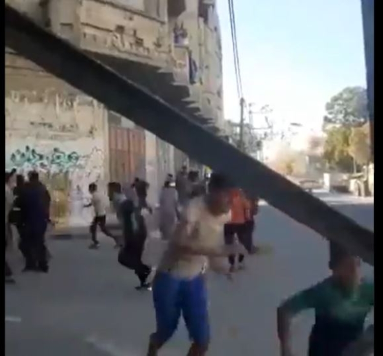 Populares saíram correndo em desespero - Foto: Reprodução Twitter